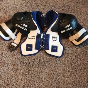 BAUER Hockey shoulder pads